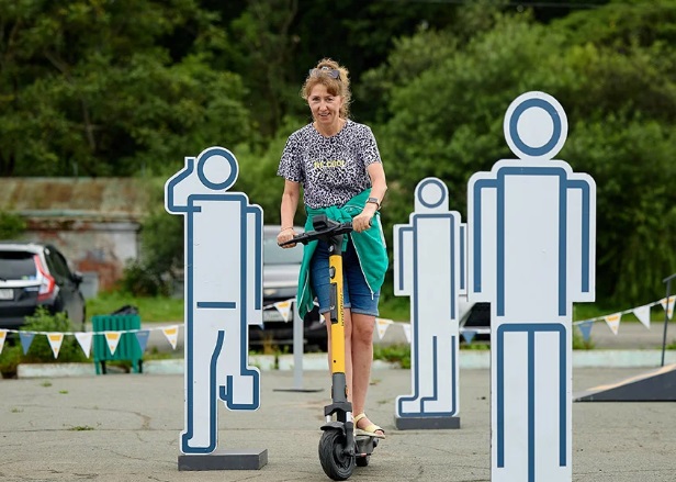 Поездки на электросамокатах должны быть безопасными! Поездки на электросамокатах должны быть безопасными!