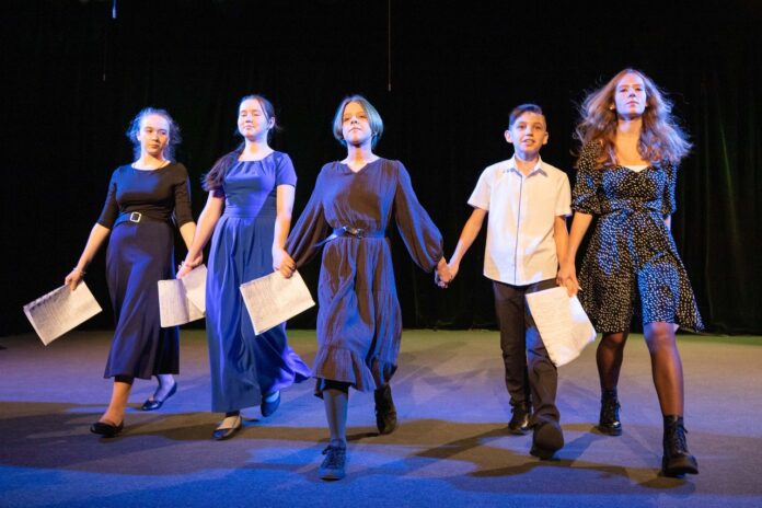 Литературный вечер по произведениям Сергея Есенина прошел в ДК «Октябрь»