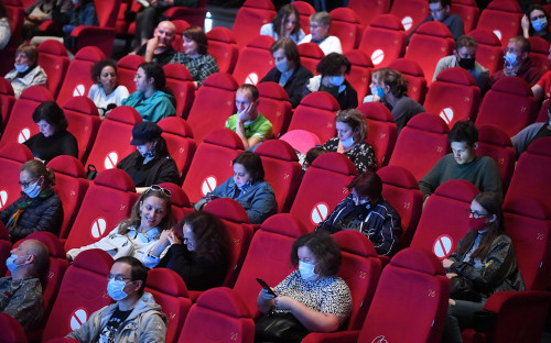 Театрам, кинозалам и концертным организациям в Московской области разрешили заполнять залы на 75% Театрам, кинозалам и концертным организациям в Московской области разрешили заполнять залы на 75%