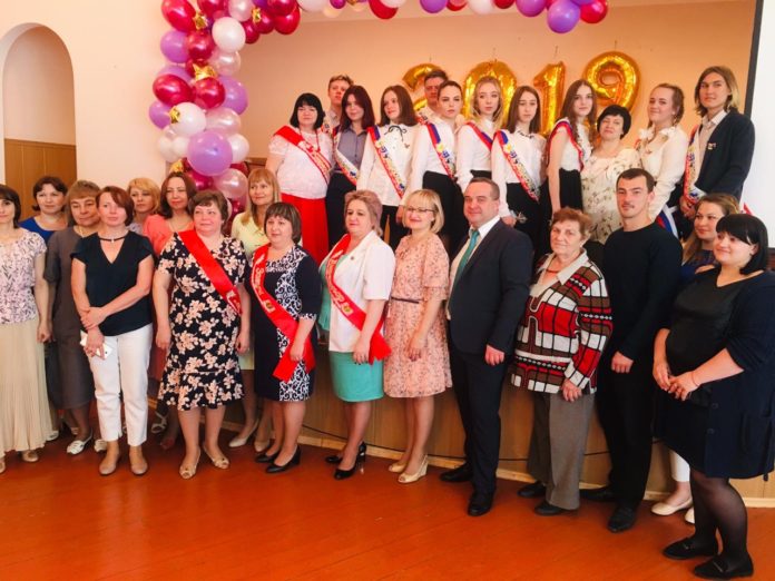 Последний звонок прозвучал для выпускников Федюковской школы  Подольска