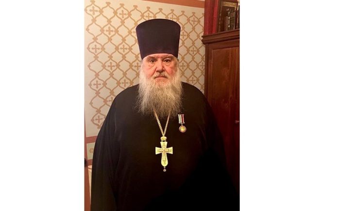 Глава округа Николай Пестов поздравил настоятеля Троицкого собора Александра Ганабу с юбилеем