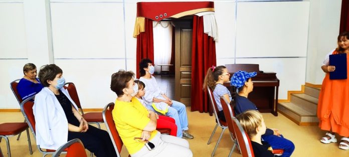 В ДК «Надежда» состоялась очередная веселых почемучек В ДК «Надежда» состоялась очередная веселых почемучек