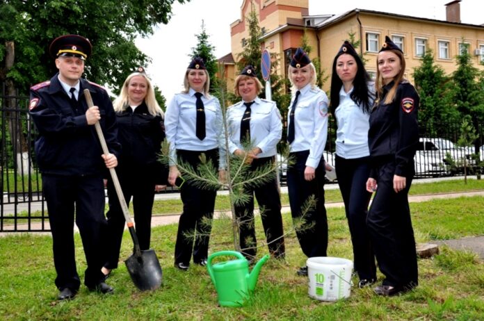 В Подольске полицейские приняли участие в акции «Зеленая Россия» В Подольске полицейские приняли участие в акции «Зеленая Россия»