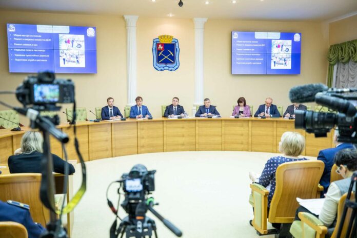 Глава округа провел аппаратное совещание с заместителями и руководителями структурных подразделений администрации