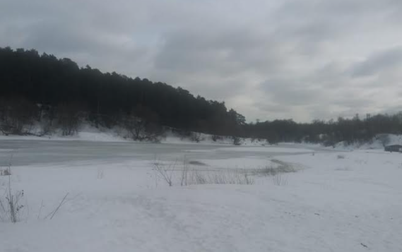 Толщина льда на реке Пахре 12 марта Толщина льда на реке Пахре 12 марта