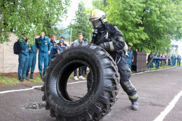 Областной этап смотра-конкурса на лучшее звено ГДЗС для спасателей Подмосковья проходит в Подольске Областной этап смотра-конкурса на лучшее звено ГДЗС для спасателей Подмосковья проходит в Подольске