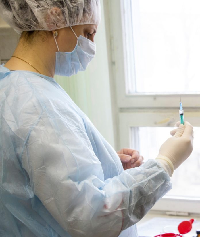 Выездная бригада Подольской поликлиники №1 провела вакцинацию работников ЦНИИТОЧМАШ