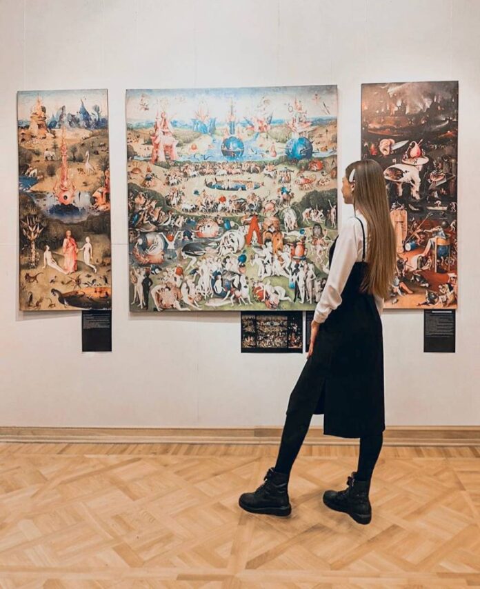 Подольский выставочный зал приглашает посетить выставку «Мистические образы и тайны»