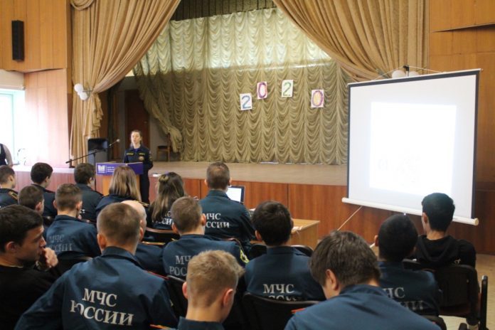 Учащиеся колледжа Московия познакомились с работой Всероссийского студенческого корпуса спасателей Учащиеся колледжа Московия познакомились с работой Всероссийского студенческого корпуса спасателей