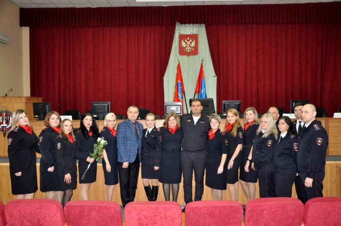 В УМВД России по г.о. Подольск поздравили сотрудников с днем кадровой службы МВД России В УМВД России по г.о. Подольск поздравили сотрудников с днем кадровой службы МВД России