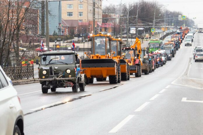 В Подольске прошел традиционный парад коммунальной техники В Подольске прошел традиционный парад коммунальной техники