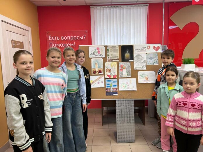 Юных победителей конкурса «Свеча Памяти» наградили в МФЦ Юных победителей конкурса «Свеча Памяти» наградили в МФЦ