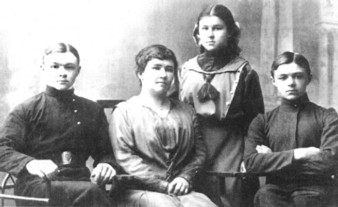 Идти впереди века Идти впереди века