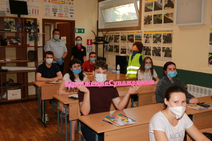 Автоинспекторы рассказали будущим водителям о соблюдении скоростного режима