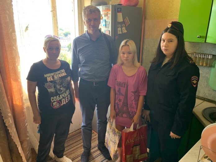 В Подольске полицейские и Общественный совет присоединились к акции «Помоги пойти учиться» В Подольске полицейские и Общественный совет присоединились к акции «Помоги пойти учиться»