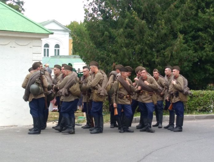 Генеральная репетиция начальных сцен фильма «Ильинский рубеж» прошла в усадьбе Ивановское Генеральная репетиция начальных сцен фильма «Ильинский рубеж» прошла в усадьбе Ивановское