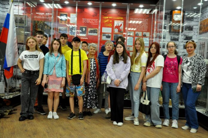 В Подольске полицейские и ветераны провели акцию «Знакомство с профессией» для школьников В Подольске полицейские и ветераны провели акцию «Знакомство с профессией» для школьников