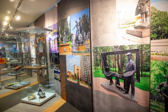 В День города Николай Пестов принял участие в открытии художественной экспозиции В День города Николай Пестов принял участие в открытии художественной экспозиции