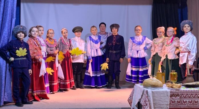 Учащиеся школы “Моя Русь” совместно с МЦ «Ровесник» провели фольклорный праздник