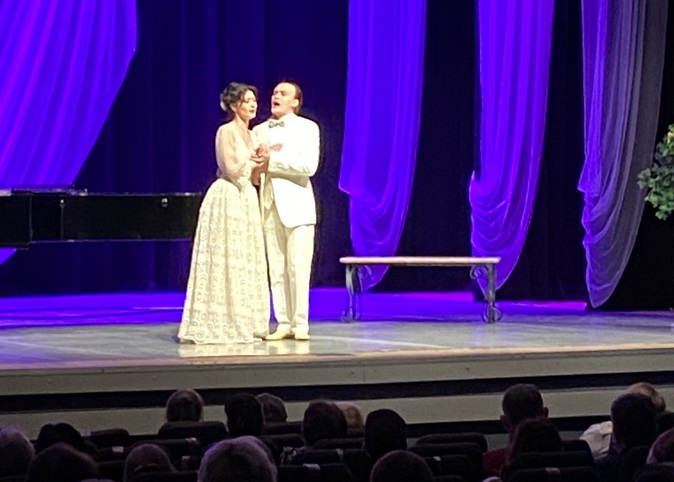 В ДК «Октябрь» прошел концерт проекта «Музыкальный салон «Бельканто» «Мелодии любви»