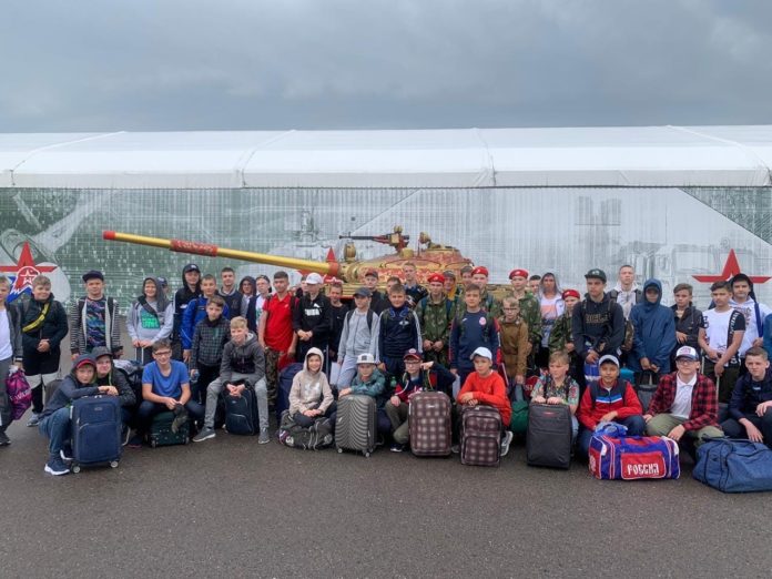 В «Лагерь настоящих героев» отправились мальчики-юнармейцы Большого Подольска