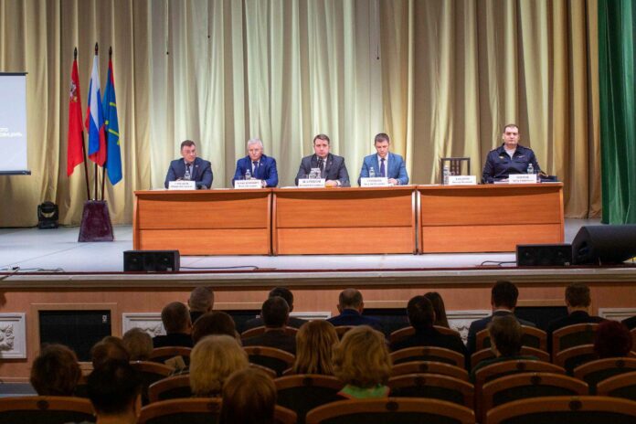 «Общение с жителями территориального отдела «Дубровицкий» получилось продолжительным и продуктивным» – поведал Дмитрий Жариков «Общение с жителями территориального отдела «Дубровицкий» получилось продолжительным и продуктивным» – поведал Дмитрий Жариков