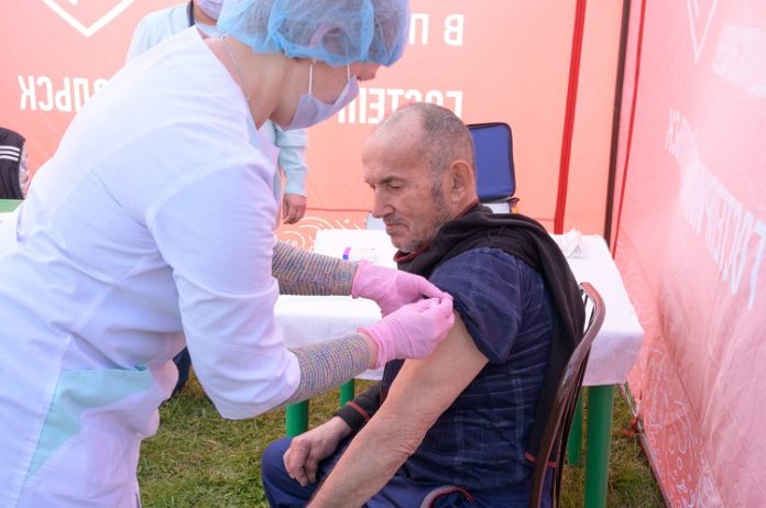 Дачники из СНТ «Модуль» 6 мая смогли совершить вакцинацию от COVID-19 Дачники из СНТ «Модуль» 6 мая смогли совершить вакцинацию от COVID-19