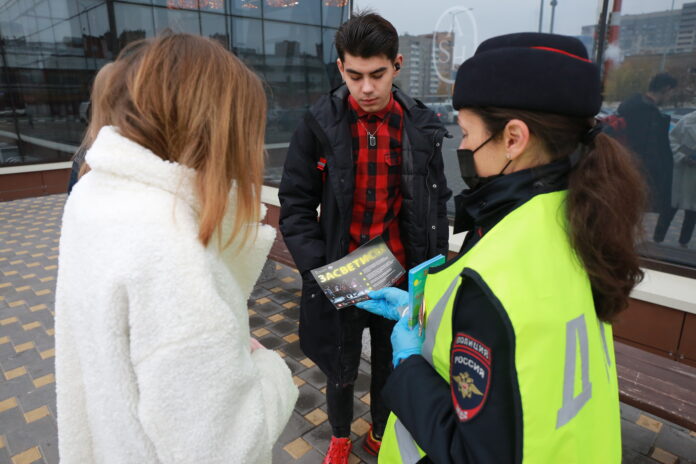 Подольские автоинспекторы провели профилактическое мероприятие «Засветись » Подольские автоинспекторы провели профилактическое мероприятие «Засветись »