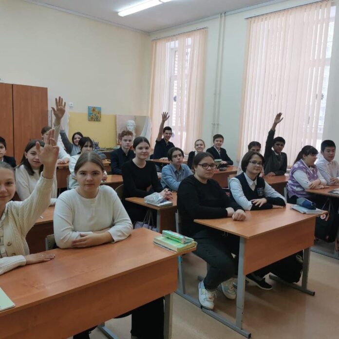 Беседа “День Конституции” прошла в 35 школе Подольска Беседа “День Конституции” прошла в 35 школе Подольска