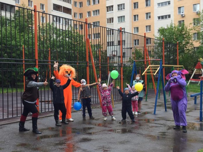 В микрорайоне Климовск отпраздновали День защиты детей В микрорайоне Климовск отпраздновали День защиты детей