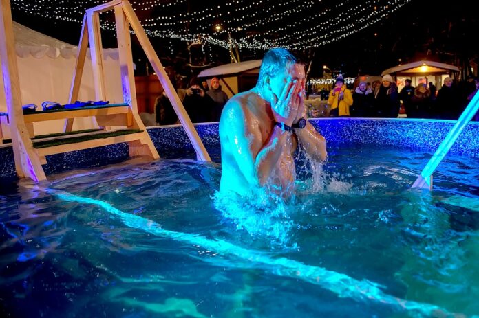 В Большом Подольске более 5 тысяч человек приняли участие в крещенских купаниях В Большом Подольске более 5 тысяч человек приняли участие в крещенских купаниях