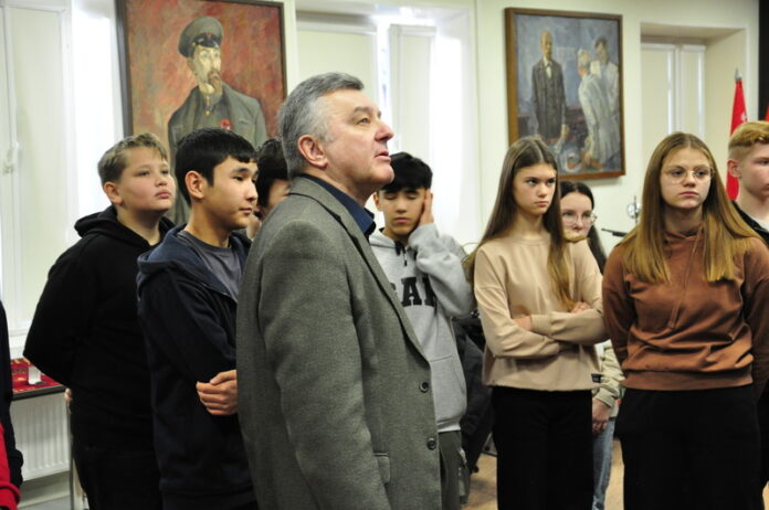 В Подольске прошла экскурсия по музею истории УМВД для студентов В Подольске прошла экскурсия по музею истории УМВД для студентов