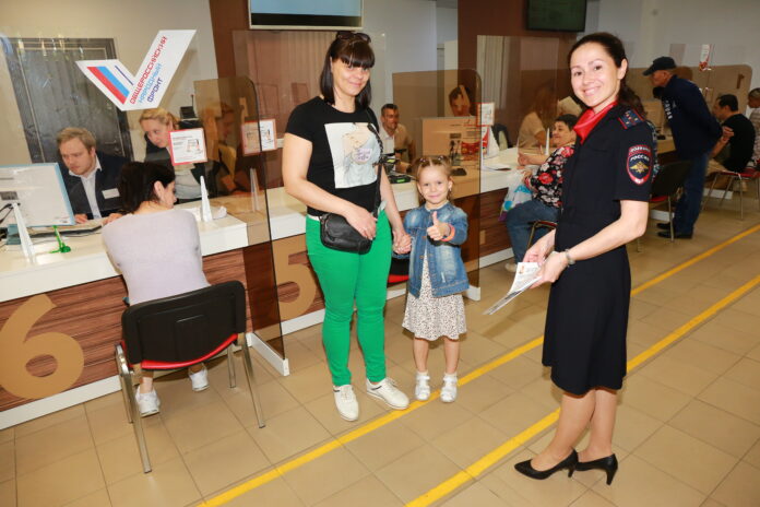В Подольске полицейские провели профилактические беседы о важности соблюдения скоростного режима