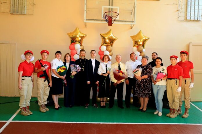 На торжественной линейке сотрудники Госавтоинспекции г.о. Подольск поздравили учеников школы с началом нового учебного года... На торжественной линейке сотрудники Госавтоинспекции г.о. Подольск поздравили учеников школы с началом нового учебного года...