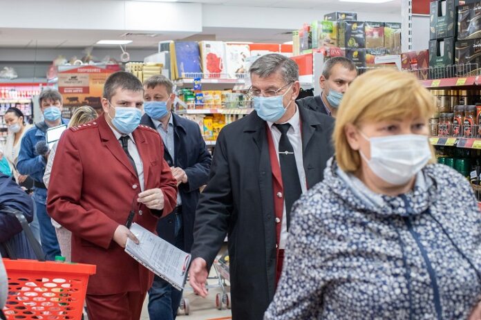 В Подольске состоялся очередной рейд по проверке соблюдения эпидемиологических норм на объектах торговли