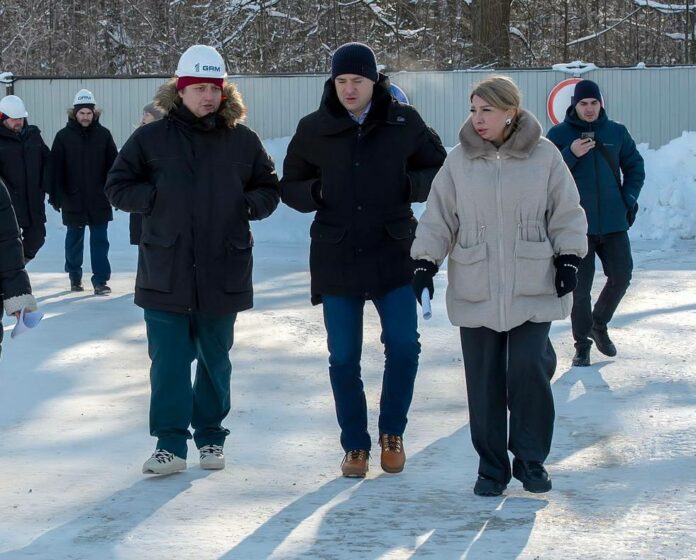 Строительство школы в микрорайоне Климовск проверил глава Подольска