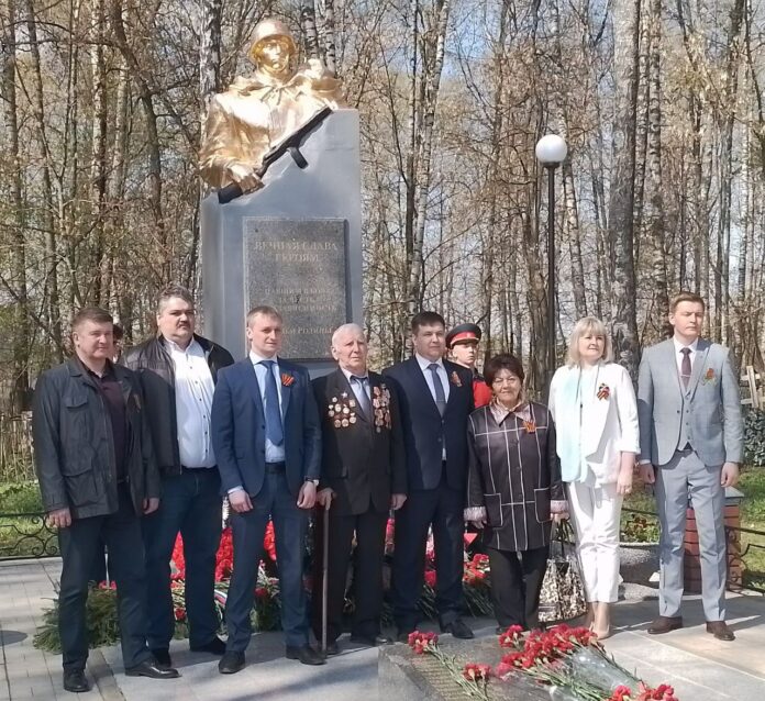 Состоялся митинг памяти героев Великой отечественной войны в Климовске Состоялся митинг памяти героев Великой отечественной войны в Климовске