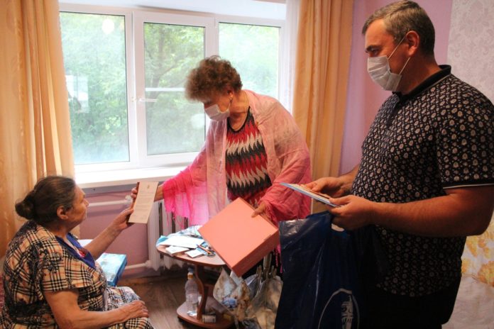 15 июля труженица тыла Серафима Яковлевна Мартынова принимала поздравления с 90-летием