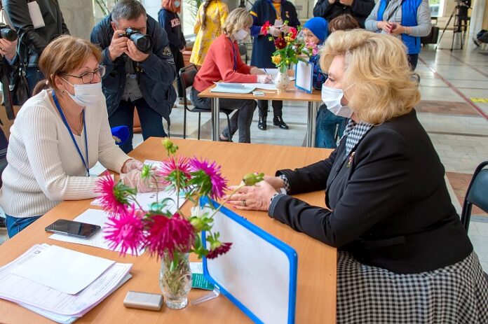 Уполномоченный по правам человека в РФ Татьяна Москалькова посетила с проверкой избирательные участки Городского... Уполномоченный по правам человека в РФ Татьяна Москалькова посетила с проверкой избирательные участки Городского...