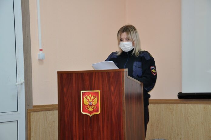 В Подольске полицейские провели профилактическую беседу В Подольске полицейские провели профилактическую беседу