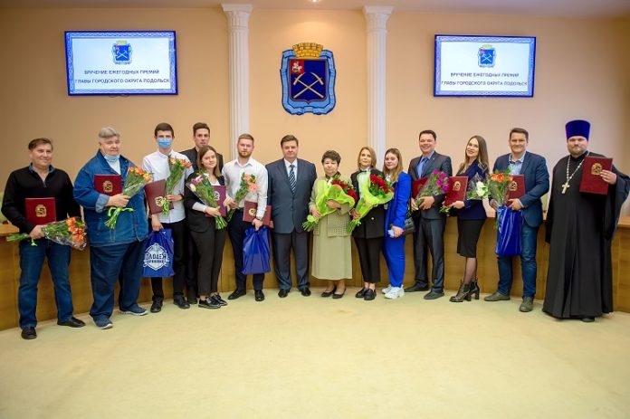Николай Пестов вручил премии имени Дмитрия Панкова и Максима Соколова Николай Пестов вручил премии имени Дмитрия Панкова и Максима Соколова