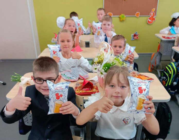 Более 18 500 порций мороженого получили младшие школьники на День знаний