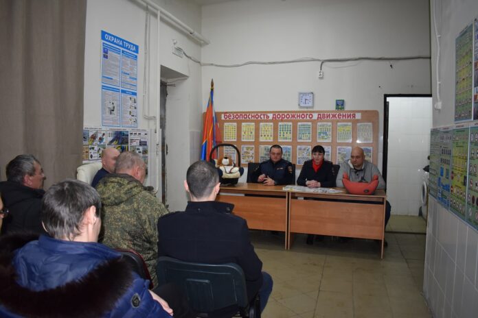 Сотрудники Госавтоинспекции провели рабочую встречу  с водителями Подольской областной клинической больницы Сотрудники Госавтоинспекции провели рабочую встречу  с водителями Подольской областной клинической больницы