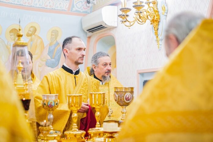 Архиерейское богослужение состолось в Воскресенском храме г. Подольска Архиерейское богослужение состолось в Воскресенском храме г. Подольска