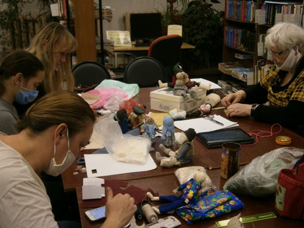 Мастер-класс “Тряпичная кукла” состоялся в библиотеке № 3 Мастер-класс “Тряпичная кукла” состоялся в библиотеке № 3