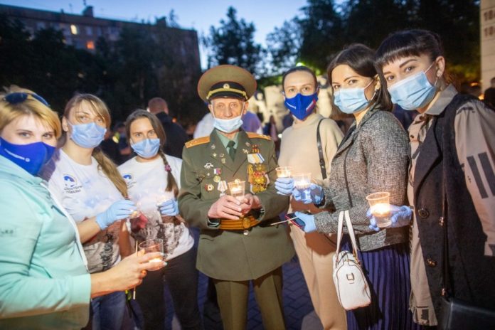 Молодогвардейцы Большого Подольска приняли участие в акции “Свеча Памяти” Молодогвардейцы Большого Подольска приняли участие в акции “Свеча Памяти”