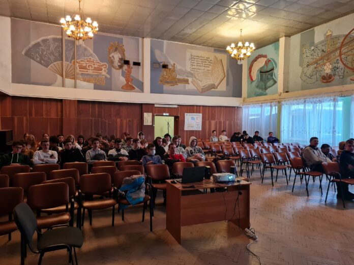 Мероприятие в честь Дня Неизвестного Солдата состоялось в подольском колледже “Московия”