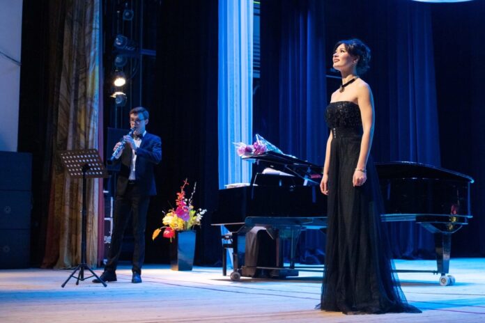 Состоялся концерт “Голос души. Сопрано и кларнет” в ДК “Октябрь” Состоялся концерт “Голос души. Сопрано и кларнет” в ДК “Октябрь”