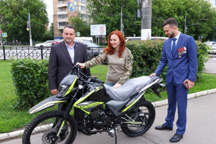 Мотоцикл подарили бойцу СВО Мотоцикл подарили бойцу СВО