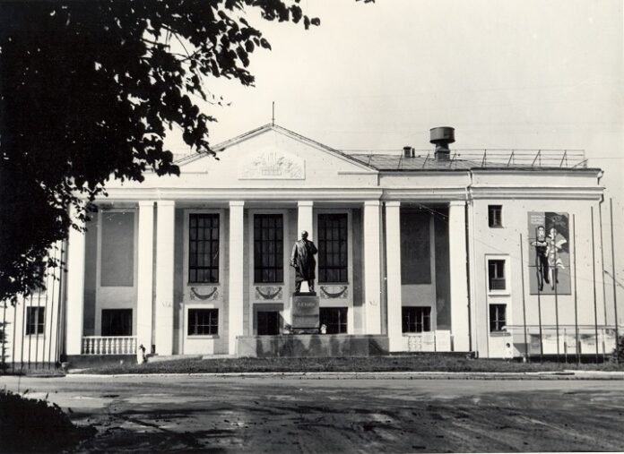 Листая страницы истории Листая страницы истории